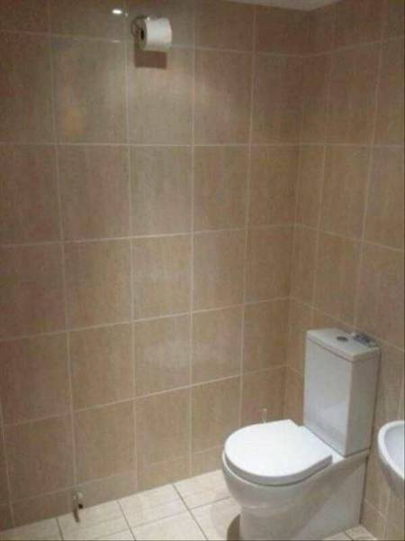 ●【画像】背が高い人専用トイレが、ただの欠陥商品
